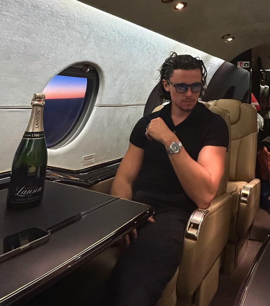 Gaspard Grosjean en jet privé